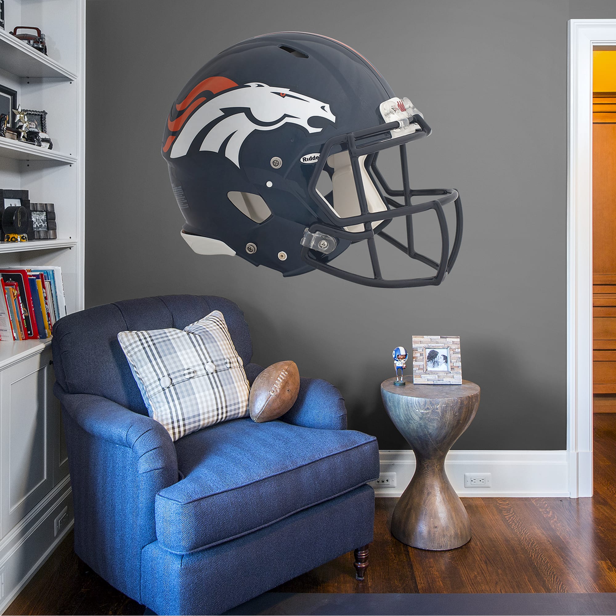 BLITZ Collection - 8 Layer Denver Broncos Helmet 3D Vintage Metal Wall –  Hex Head Art