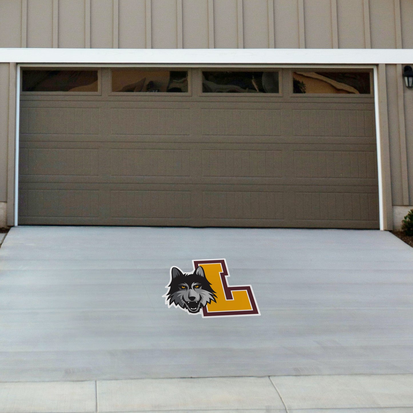 Loyola Chicago Ramblers:   Outdoor Logo        - Officially Licensed NCAA    Outdoor Graphic