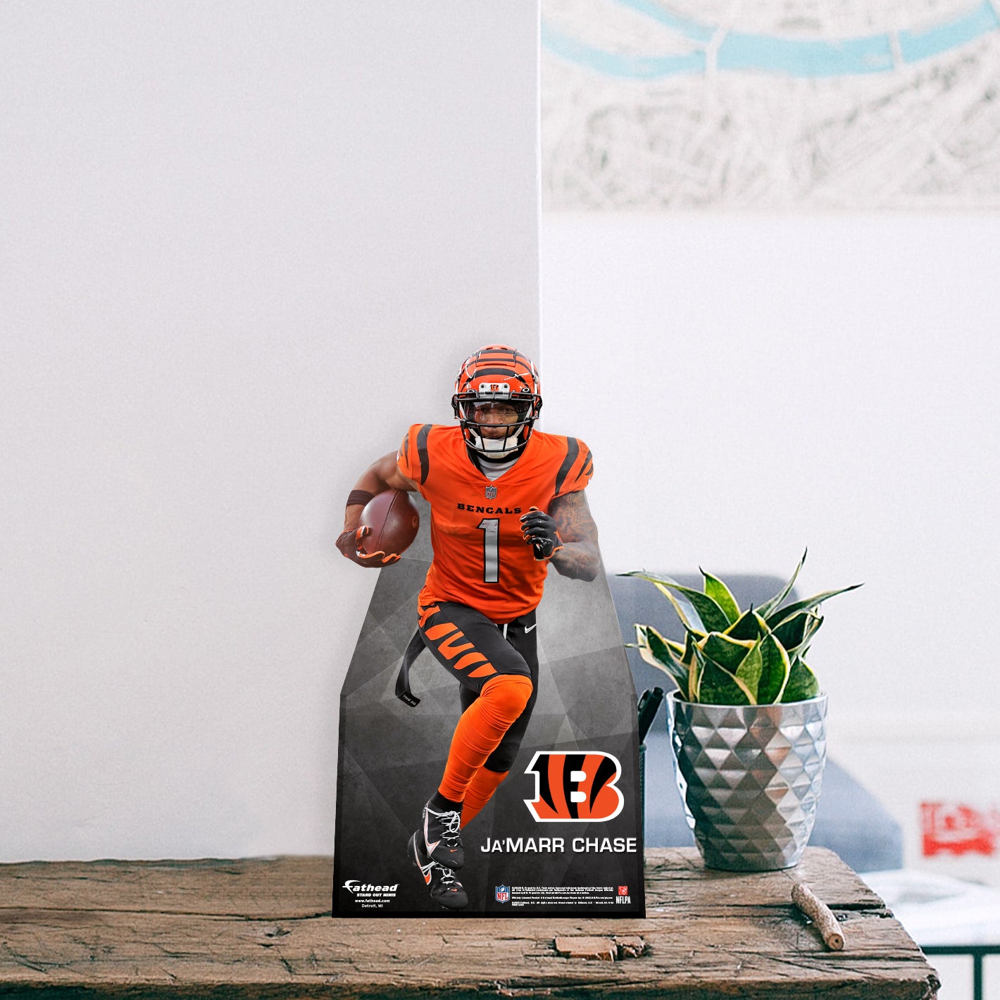 Cincinnati Bengals: Ja'Marr Chase 2022 Mini Cardstock Cutout - NFL Stand Out 10'W x 18'H