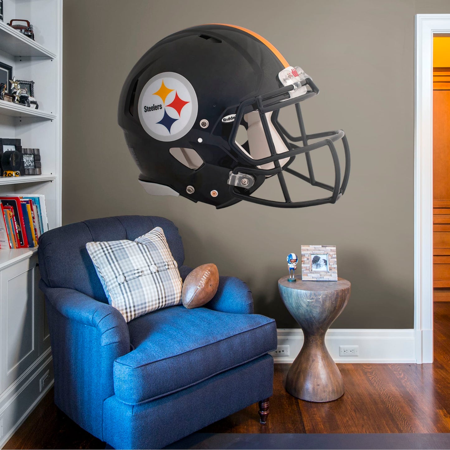 Pittsburgh Steelers:  Helmet        - Officially Licensed NFL Removable Wall   Adhesive Decal
