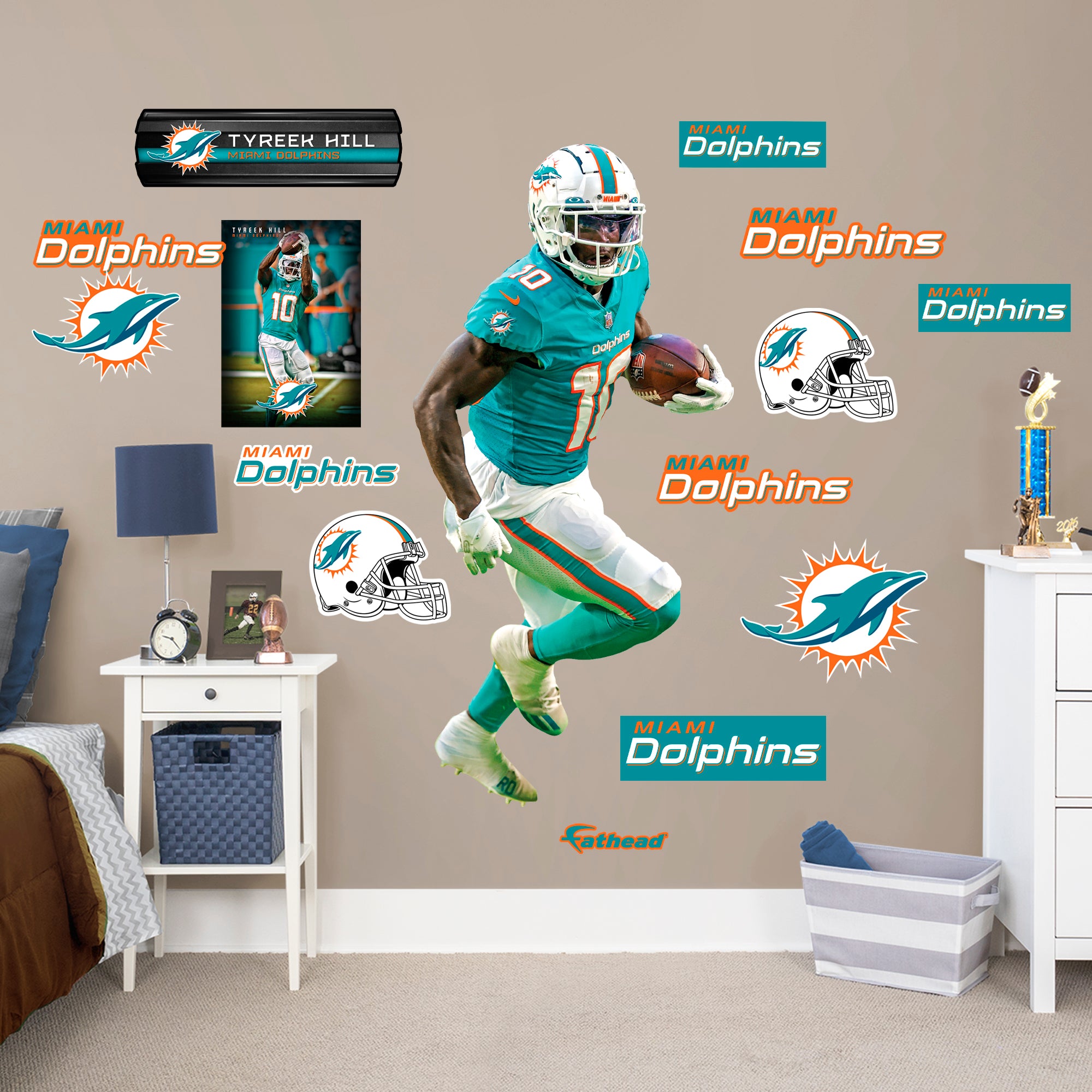 Trends International Nfl Miami Dolphins - Tyreek Hill Feature Series 23  Unframed Wall Poster Print White Mounts Bundle 22.375 X 34 : Target