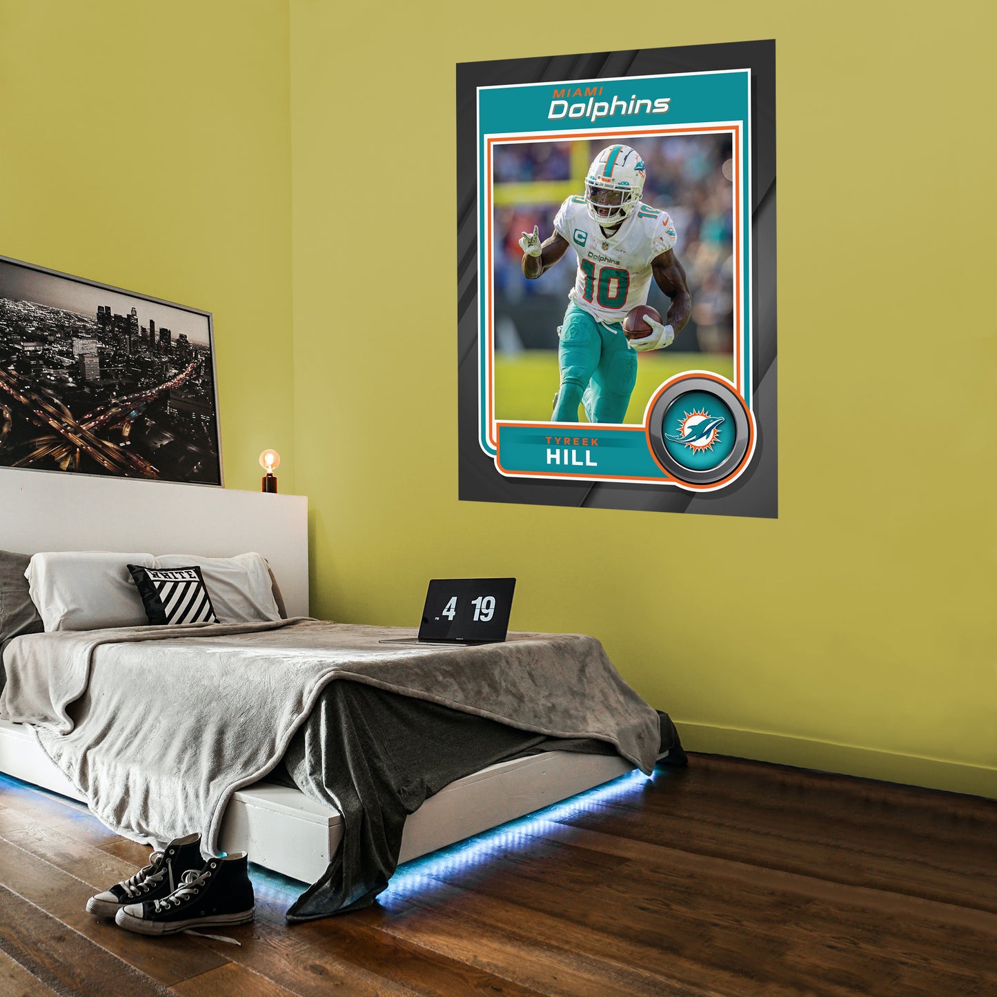 Miami Dolphins: Tyreek Hill 2022 - Officially Licensed NFL Outdoor Gra –  Fathead