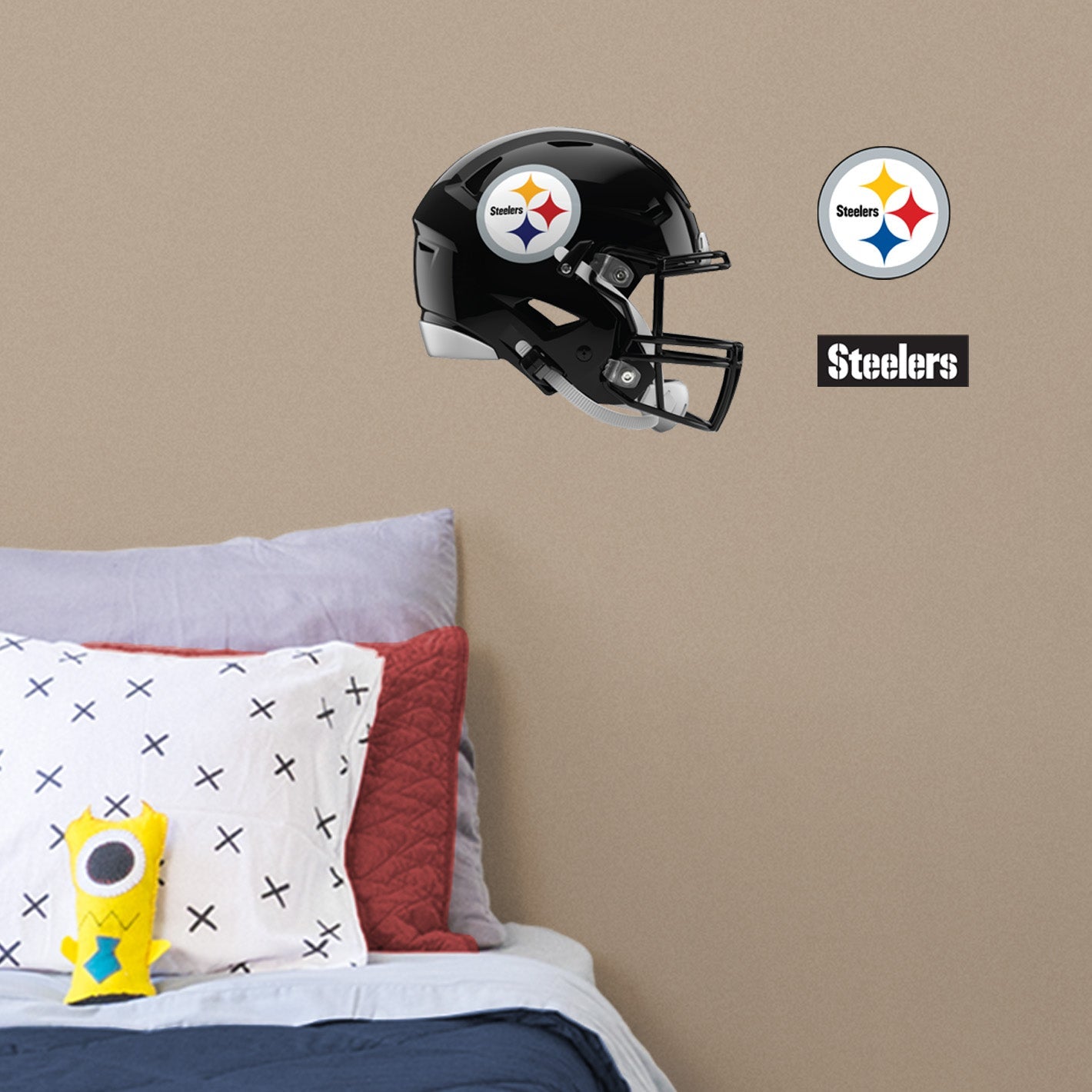 Pittsburgh Steelers: Helmet - Officially Licensed NFL Removable Adhesive Decal
