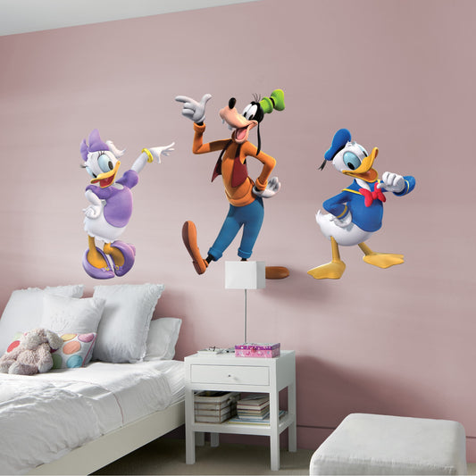 5 in. x 19 in. Mickey and Friends Minnie Mouse Peel and Stick Giant Wall  Decal (8-Piece)