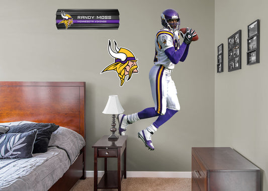 Minnesota Vikings: Randy Moss  Legend        - Officially Licensed NFL Removable Wall   Adhesive Decal