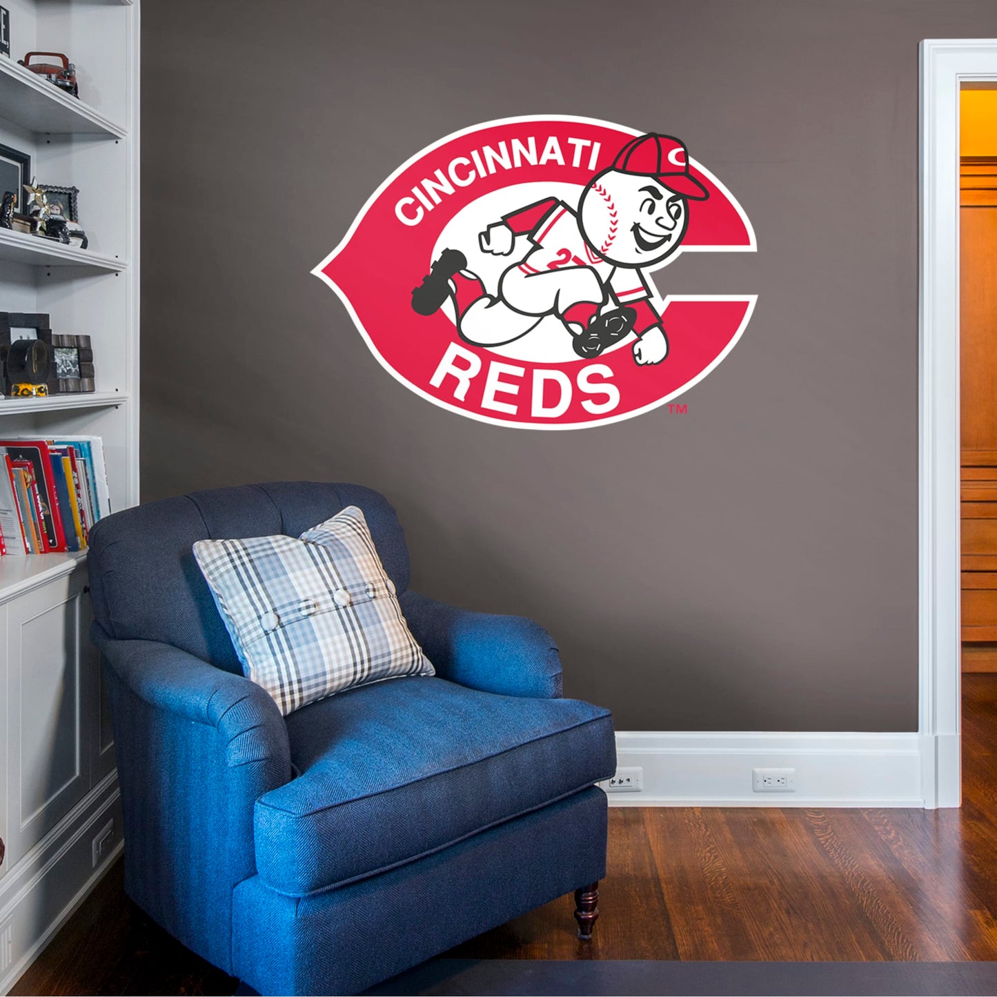Cincinnati Reds: Classic Logo - Officially Licensed MLB Removable Wall Decal