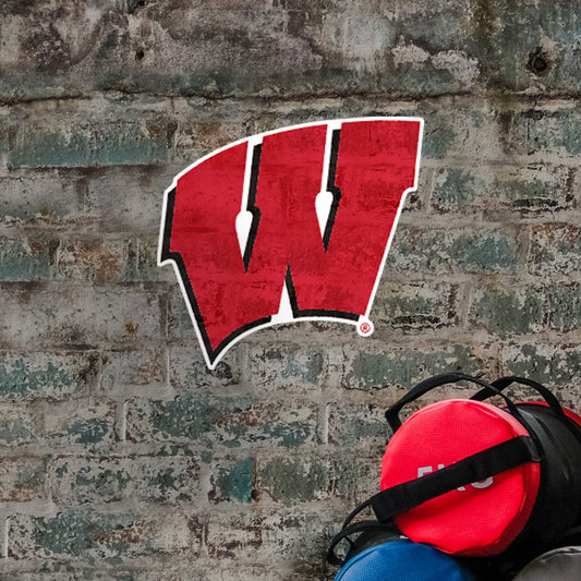 Wisconsin Badgers:  2022 W Outdoor Logo        - Officially Licensed NCAA    Outdoor Graphic