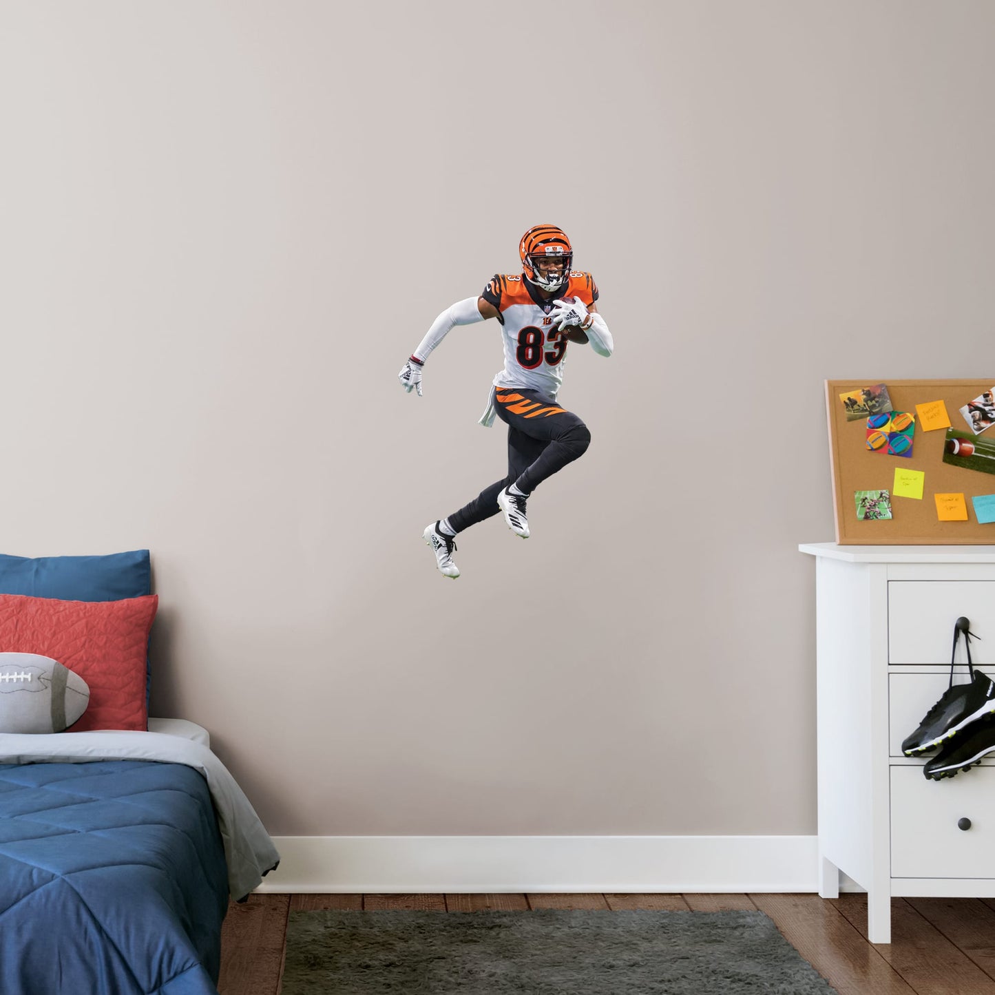 X-Large Athlete + 2 Decals (23"W x 38"H) Bring the action of the NFL into your home with a wall decal of Tyler Boyd! High quality, durable, and tear resistant, you'll be able to stick and move it as many times as you want to create the ultimate football experience in any room!