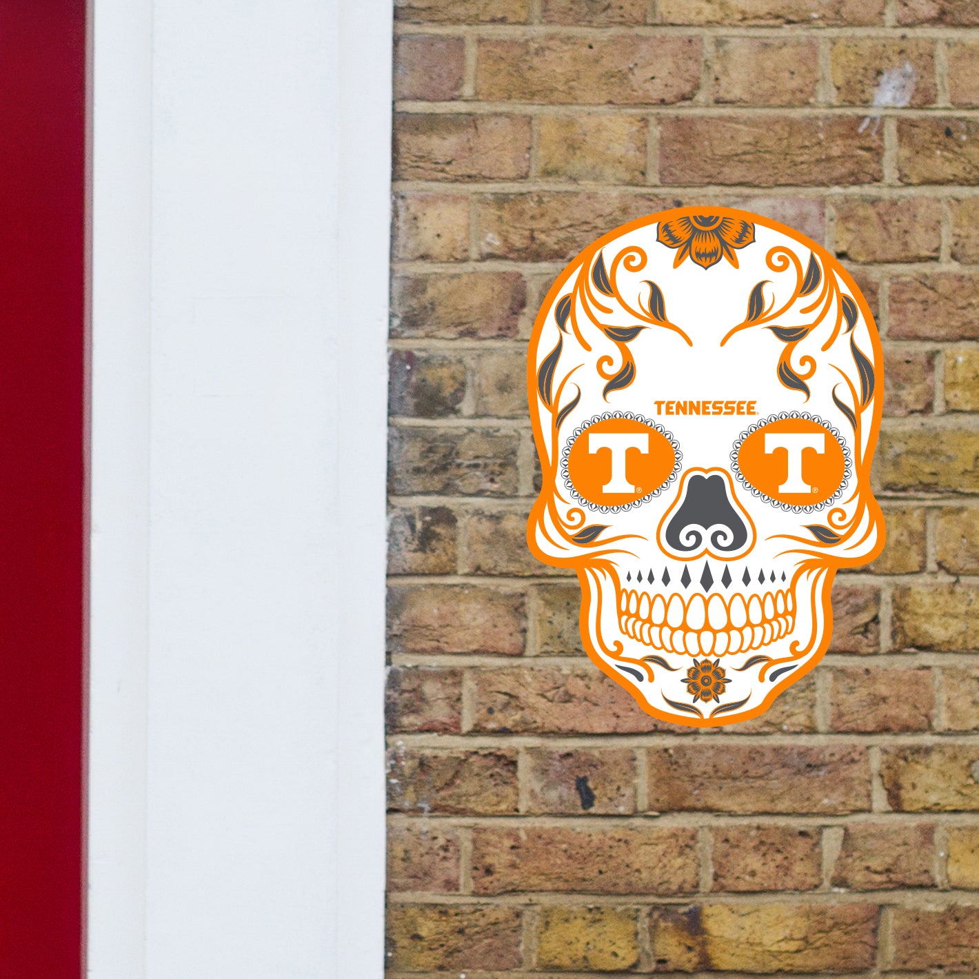 Tennessee Volunteers:   Outdoor Skull        - Officially Licensed NCAA    Outdoor Graphic